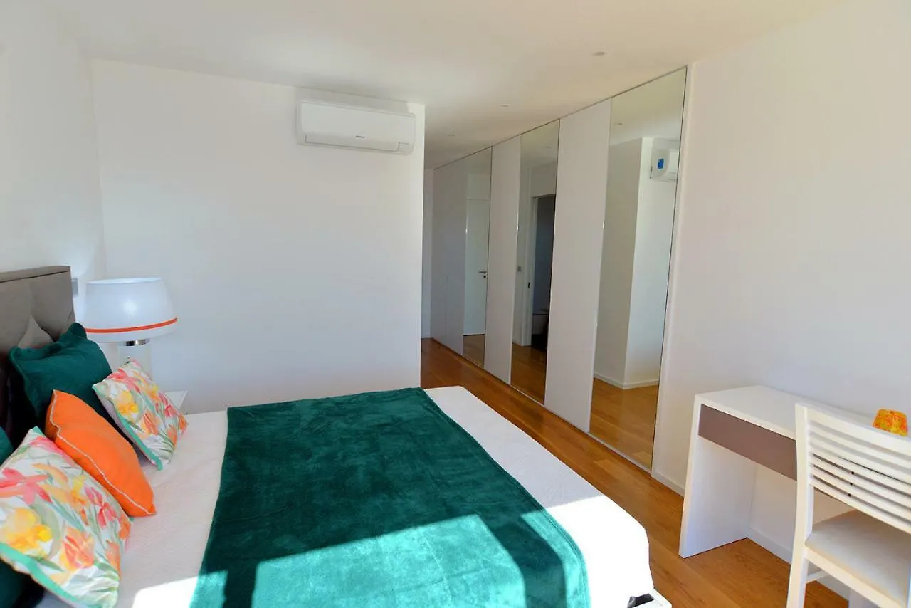 Sec XXI 12 - 3 Bed Flat Apartment Funchal  0*, Funchal (Madeira) Portugal