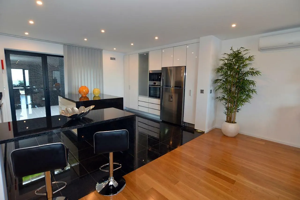 Sec XXI 12 - 3 Bed Flat Apartment Funchal